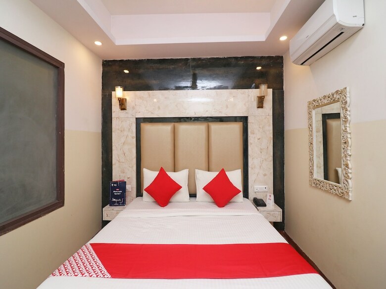 Hotel Oyo 26161 Plazzo Inn