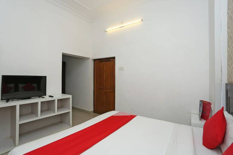 Oyo 2877 Hotel Narayana Palace