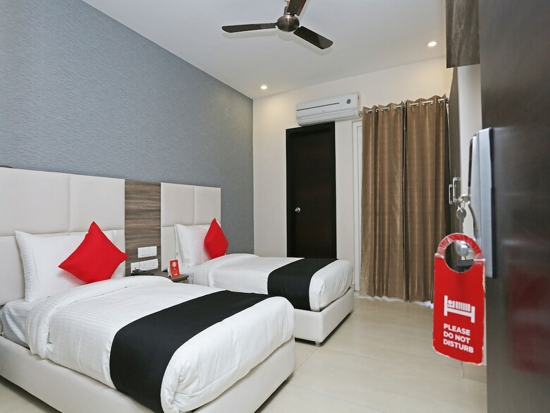 Hotel Capital O 27692 Mavens Green