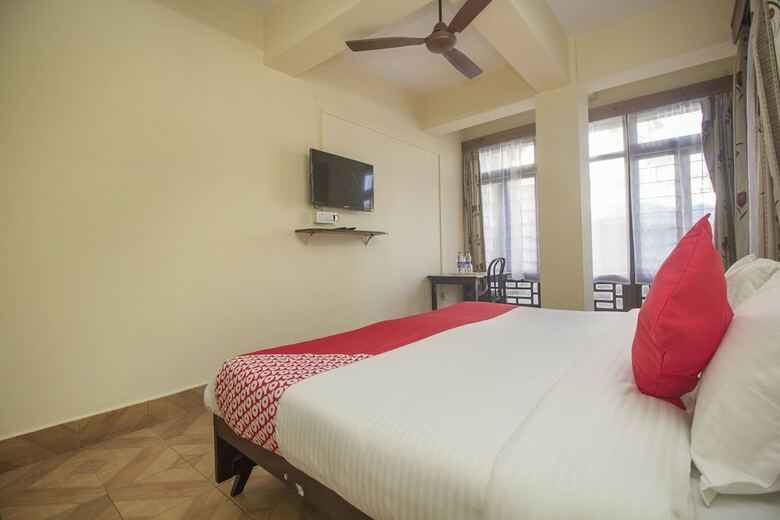 Hotel Oyo 23578 Gompus