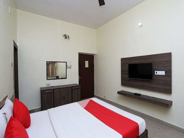 Oyo 22625 Hotel Kuber