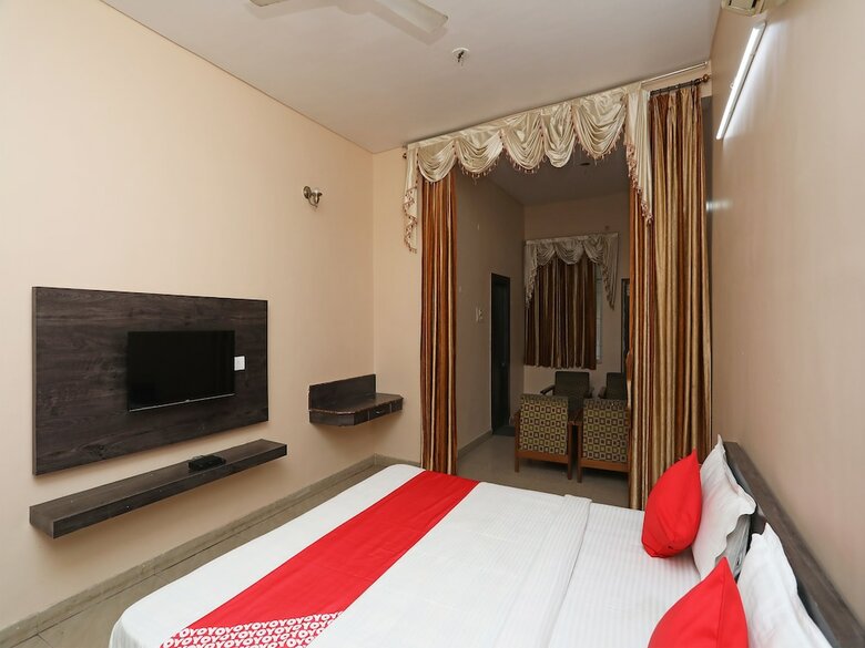Oyo 22625 Hotel Kuber