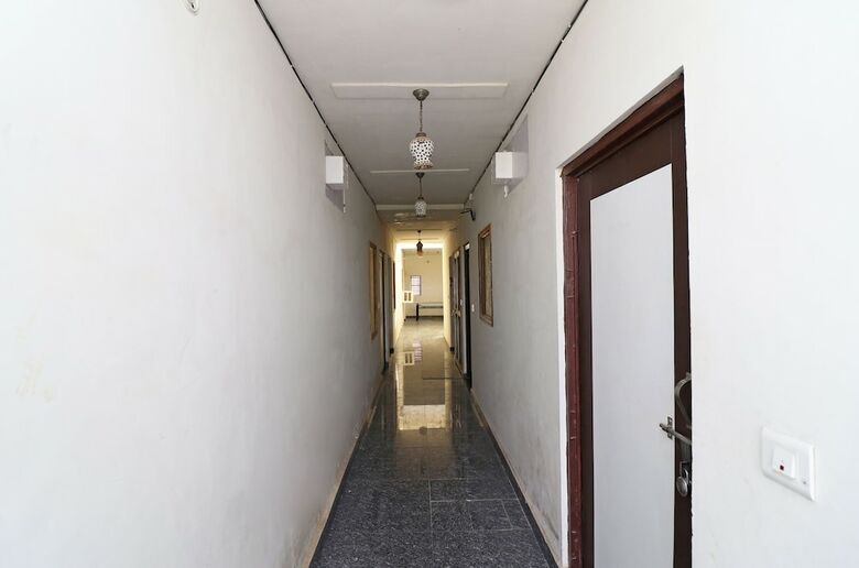 Hotel Oyo 24600 Grand Harshit Resort