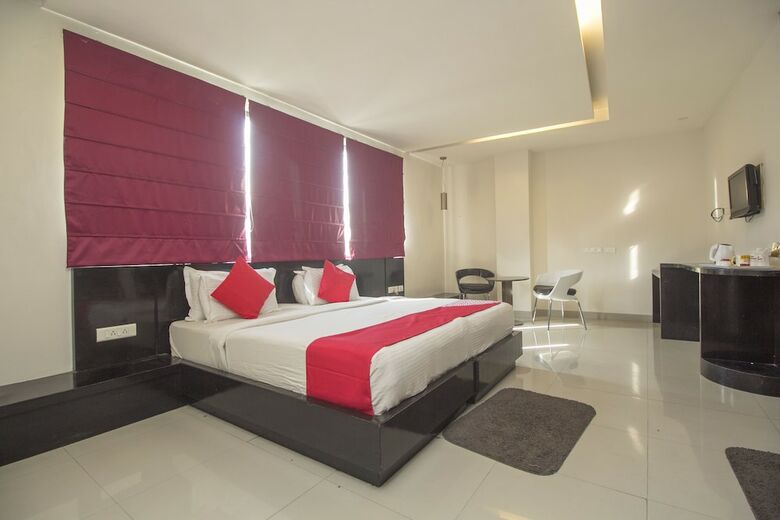 Hotel Oyo 28171 Kava Suites