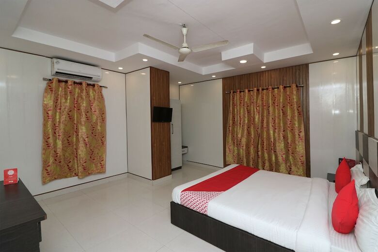 Oyo 4817 Hotel Hill Heights
