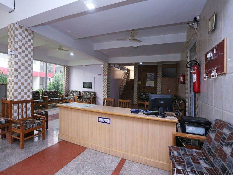 Hotel Oyo 15681 Matri Neer