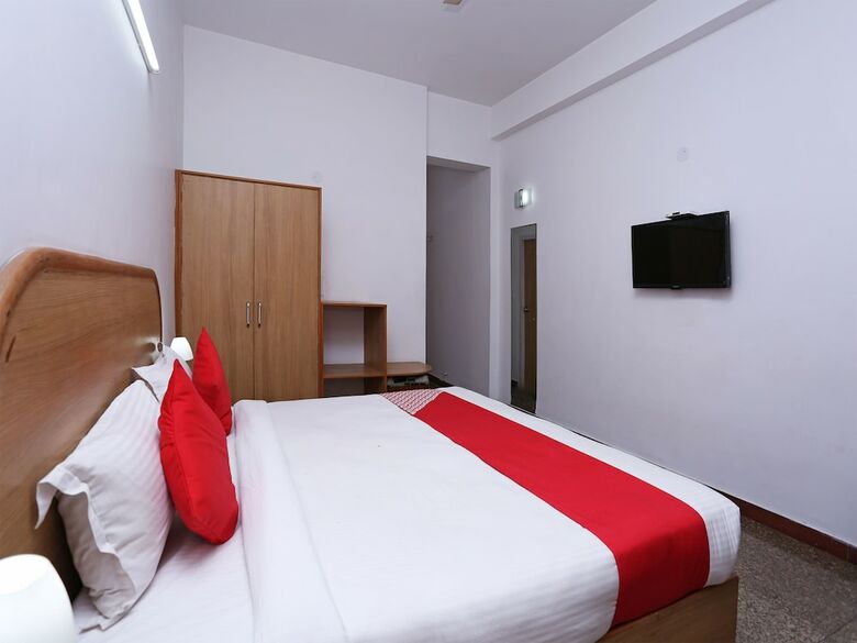 Hotel Oyo 15681 Matri Neer
