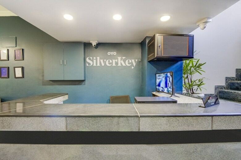 Hotel Oyo 20027 Silverkey Cyber City