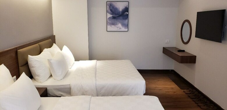 Uptown Hotel