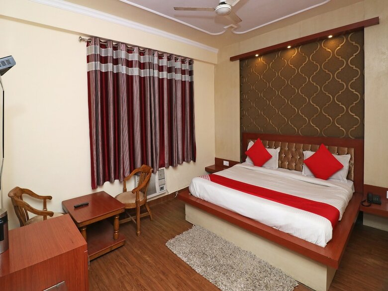 Oyo 7440 Hotel Paradise