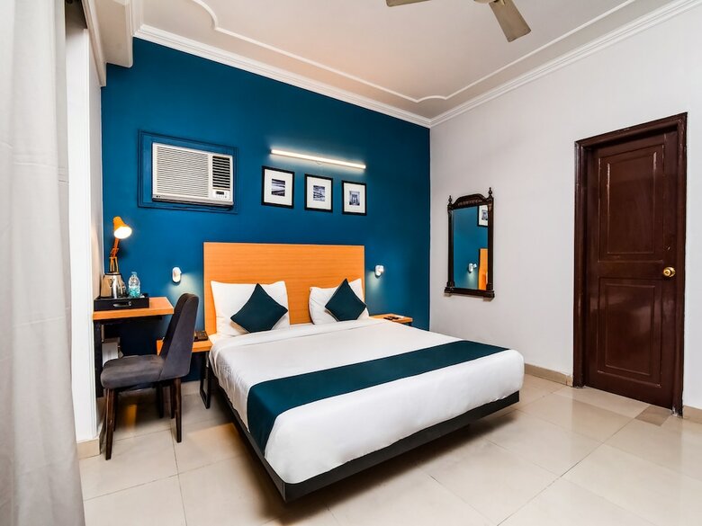 Hotel Oyo 20036 Silverkey Akash Neem Marg
