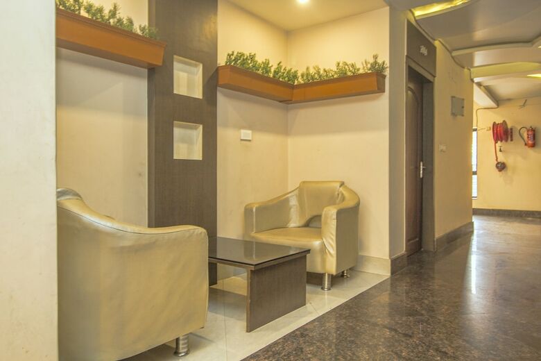 Oyo 28319 Hotel Ganayak