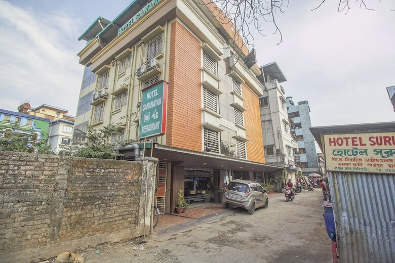Oyo 28319 Hotel Ganayak