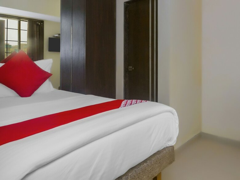 Oyo 22086 Hotel Park View