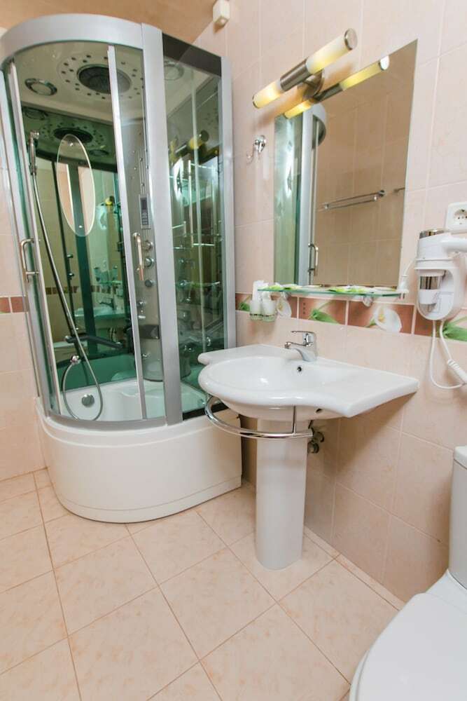 Takmak Spa Hotel