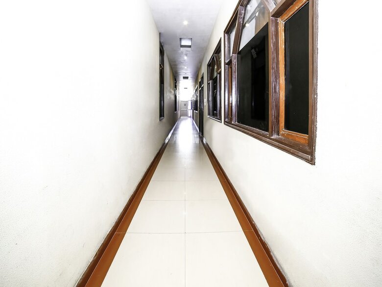 Oyo 28071 Hotel Prakash Regency