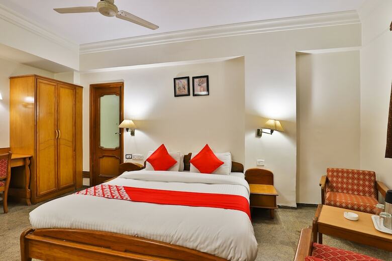 Oyo 23288 Hotel Pinnacle