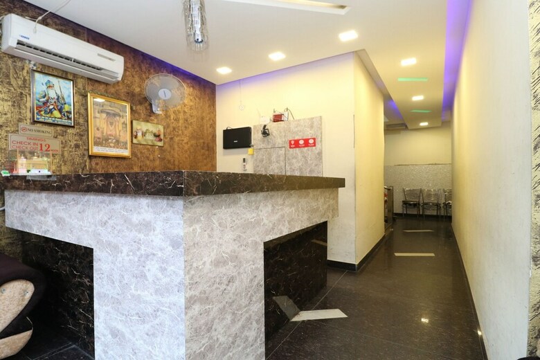 Oyo 28646 Hotel Golden Heart