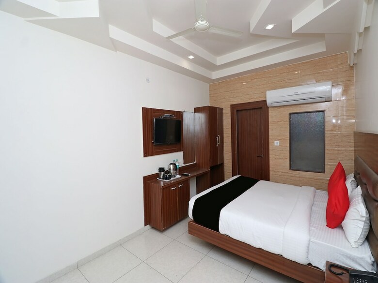 Capital O 28016 Hotel Big Dream