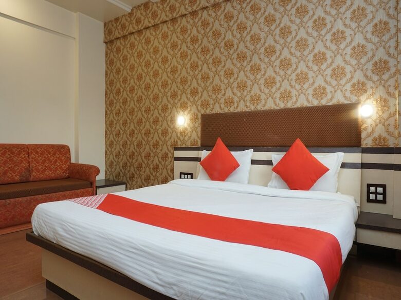 Hotel Oyo 23193 Shiv Sai