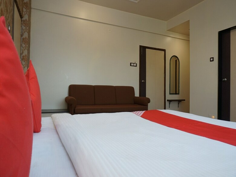 Hotel Oyo 23193 Shiv Sai