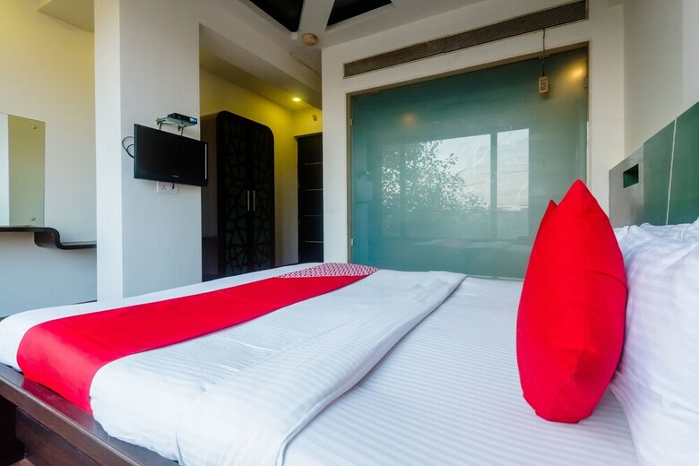Oyo 5699 Hotel Monarch Boutique