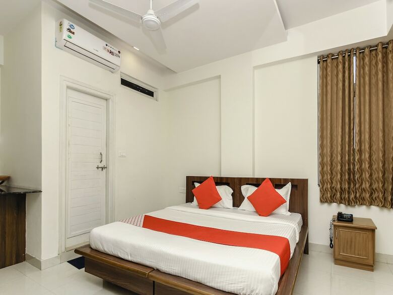 Hotel Oyo 28031 Spring Leaf