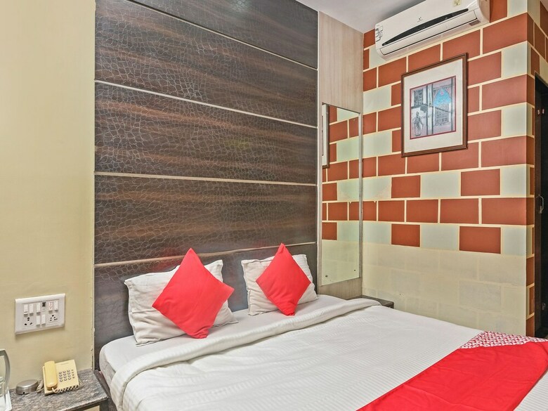 Hotel Oyo 24048 Shree Krishna Palace