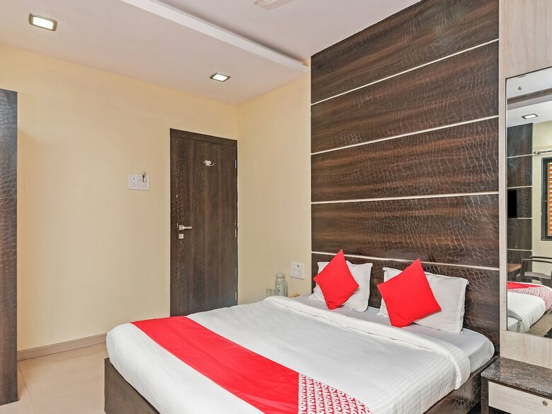 Hotel Oyo 24048 Shree Krishna Palace