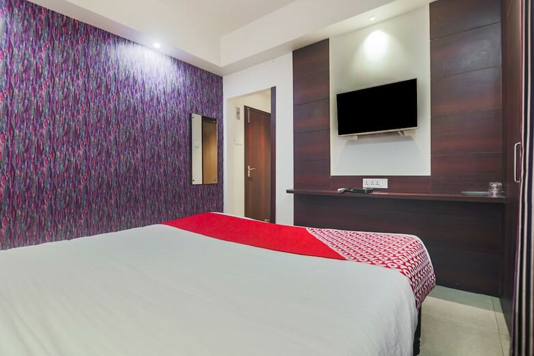 Oyo 23403 Hotel Rashmi