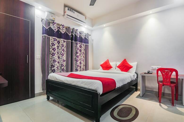 Oyo 23403 Hotel Rashmi