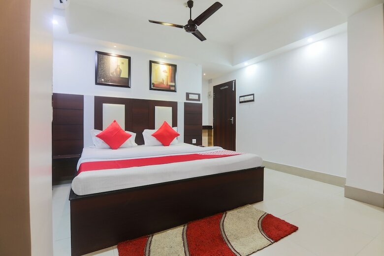 Oyo 23403 Hotel Rashmi