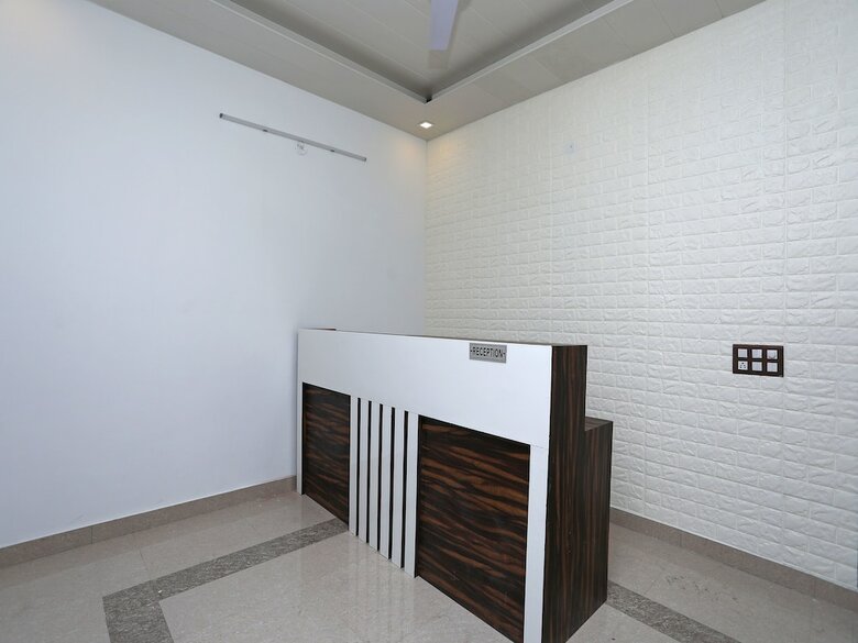 Oyo 14945 Hotel Uk-07