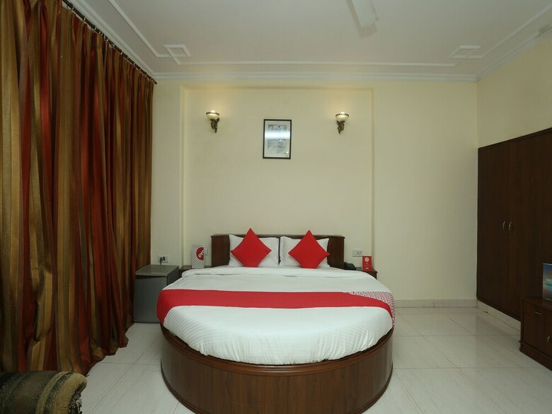 Hotel Oyo 18273 Basera