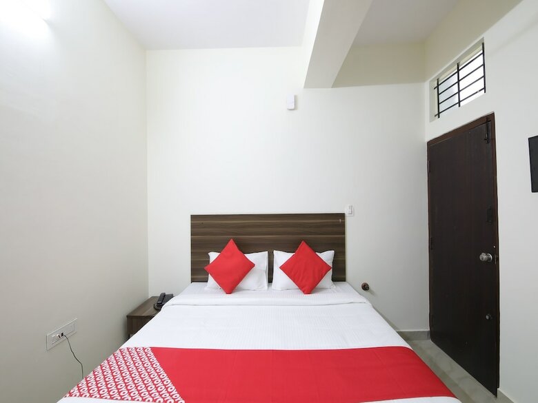 Hotel Oyo 26630 Mathura Inn