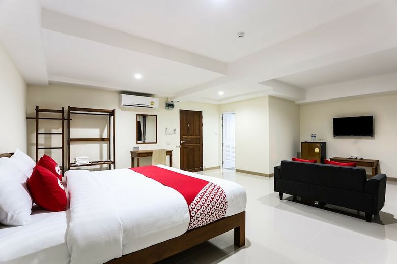 Hotel Oyo 312 Canary House Rachawong