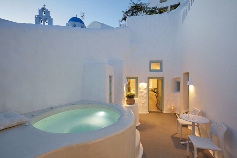 Valsamo Suites