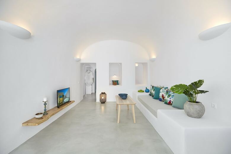 Valsamo Suites