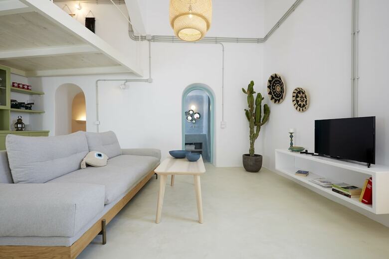 Valsamo Suites