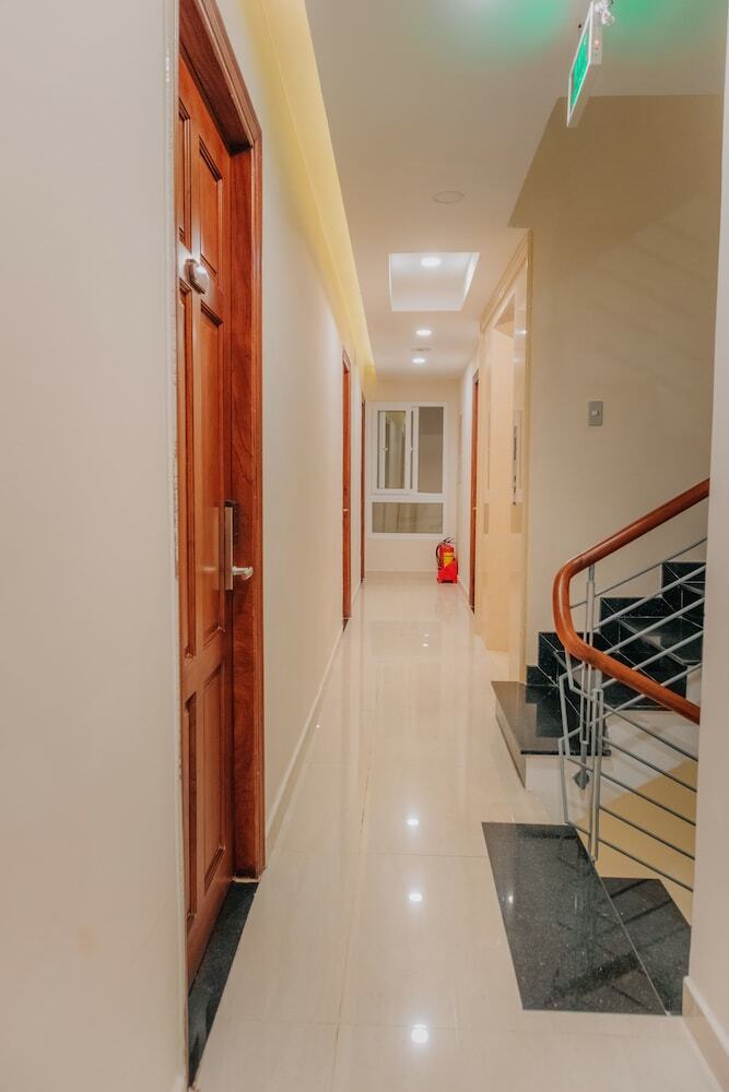 Silent Night Dem Lanh Hotel