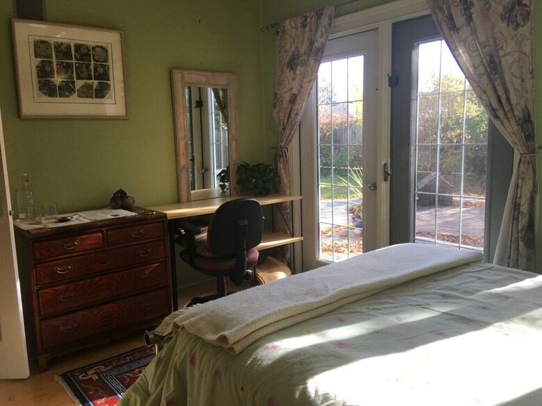 Bed & Breakfast Mediterranean Edmonton Bnb