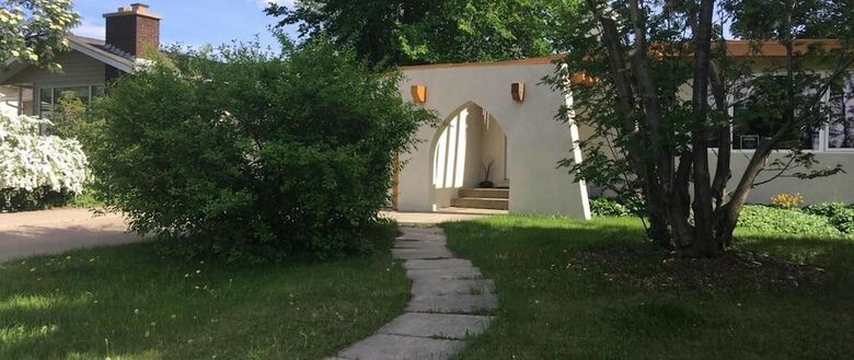 Bed & Breakfast Mediterranean Edmonton Bnb