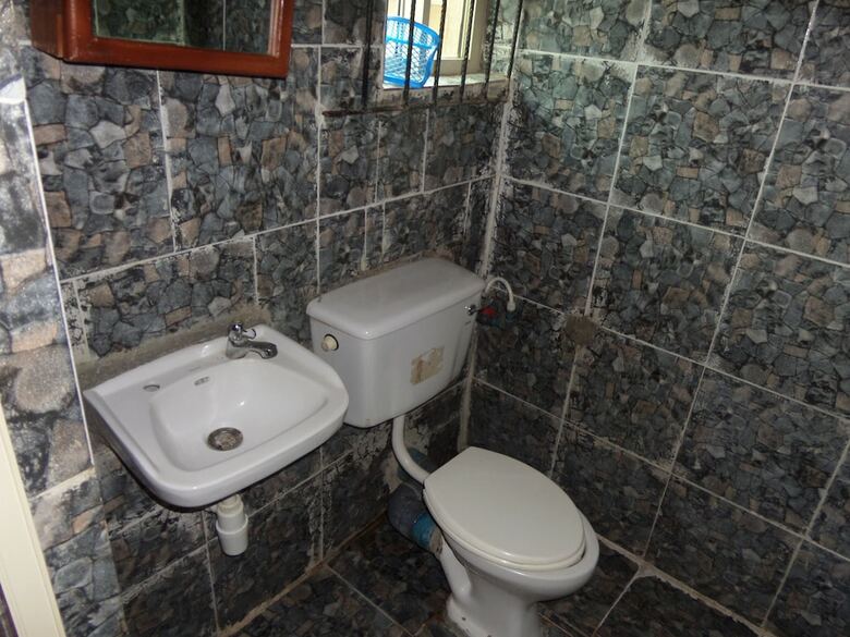 Hotel Abi-k Suites And Inn
