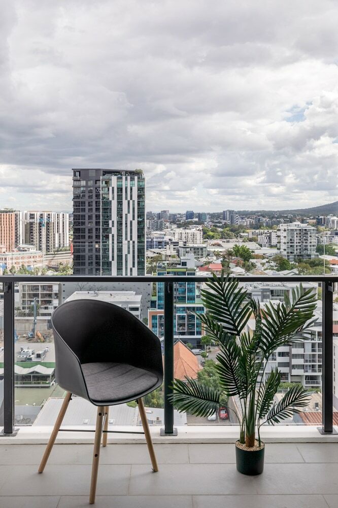 Designer South Bank Apartment