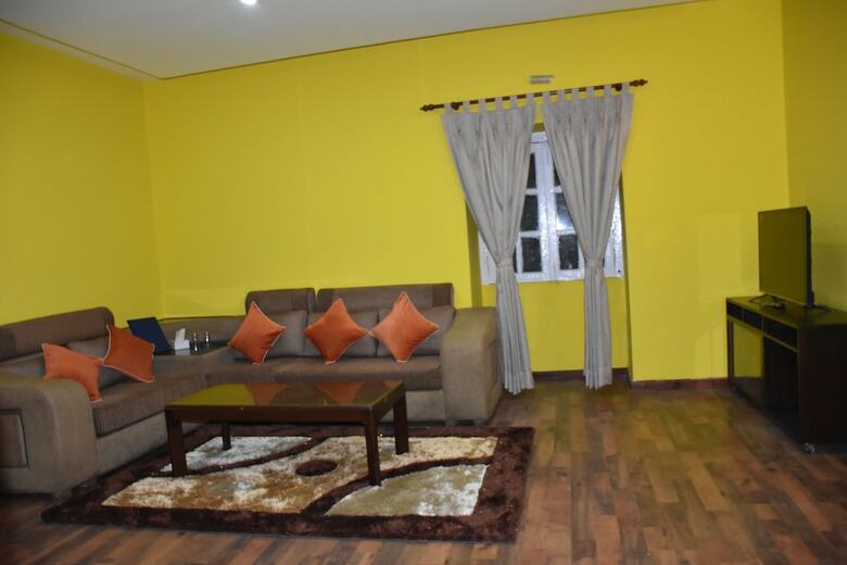 Yellow Durbar Apartment And Lounge