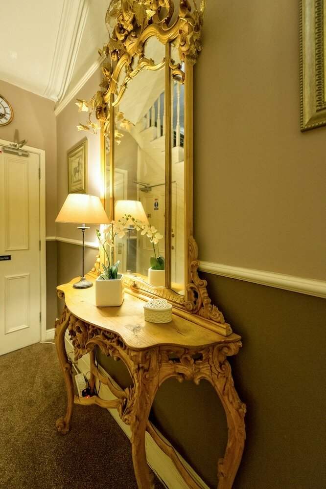 Lennox Lea Hotel, Studios & Apartments