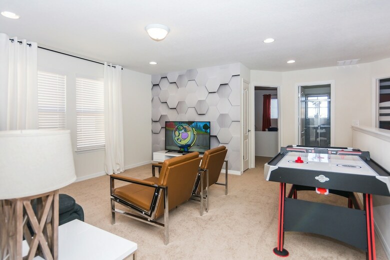 Luxurious Vacation Home At Westside 8973