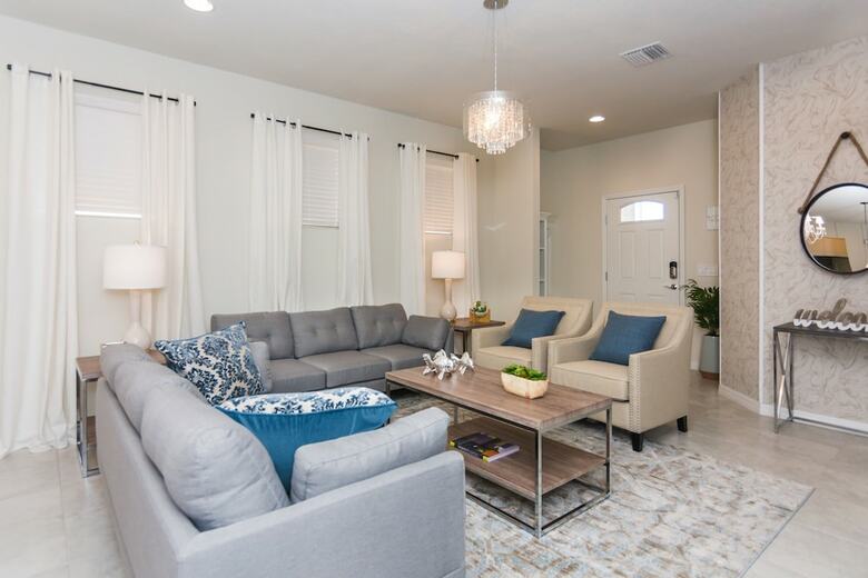 Luxurious Vacation Home At Westside 8973