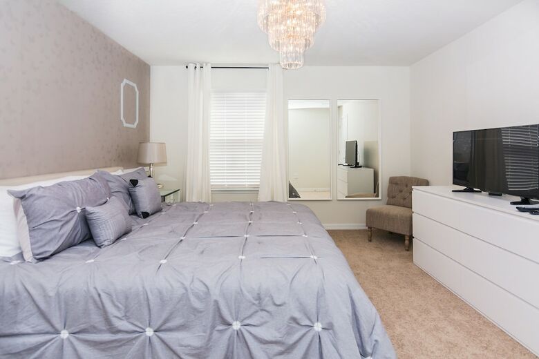 Luxurious Vacation Home At Westside 8973