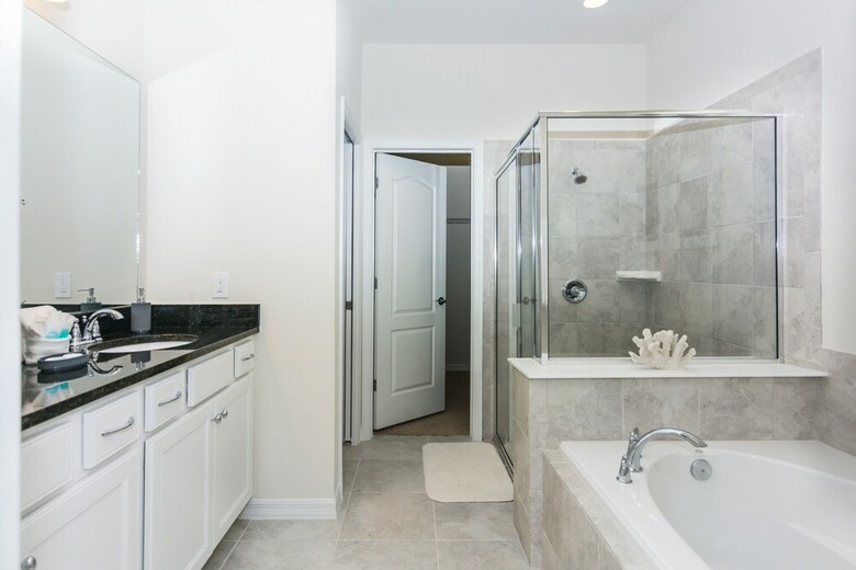 Luxurious Vacation Home At Westside 8973